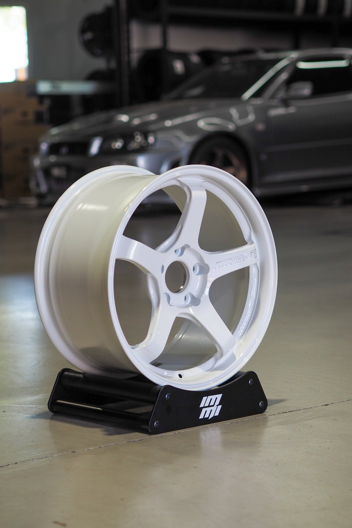 Advan GT Beyond - 18’’ In Stock - 18x9.5j + 45 5x120 (c-3) / Racing White (RW) - Wheels Garage IMMI