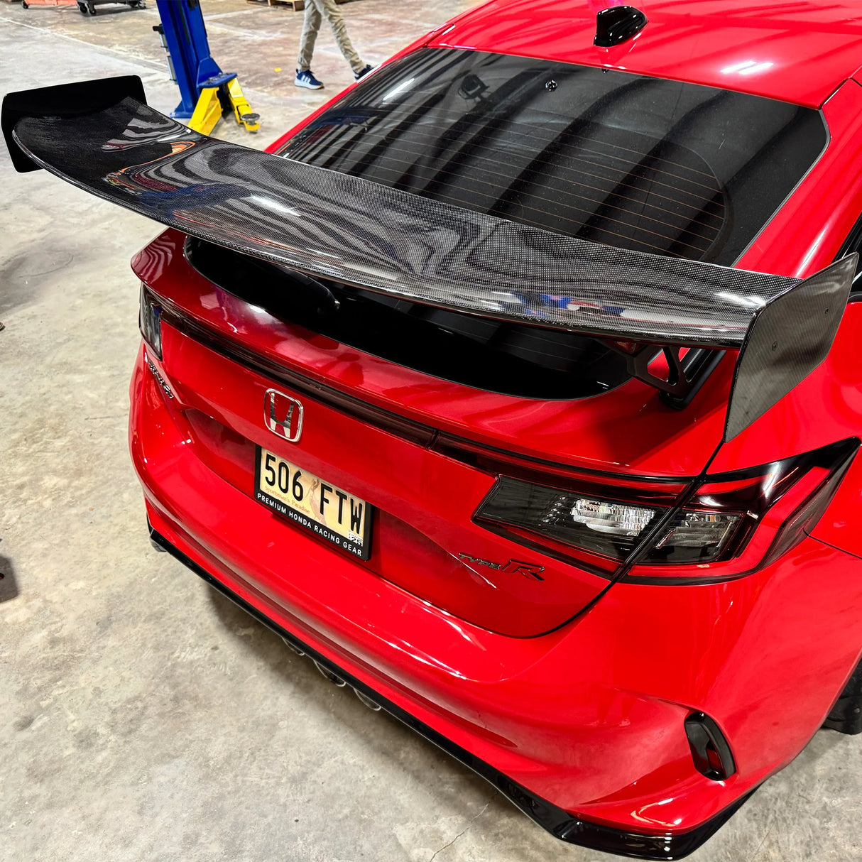 Garage Unique Wing Blade - Carbon Fibre