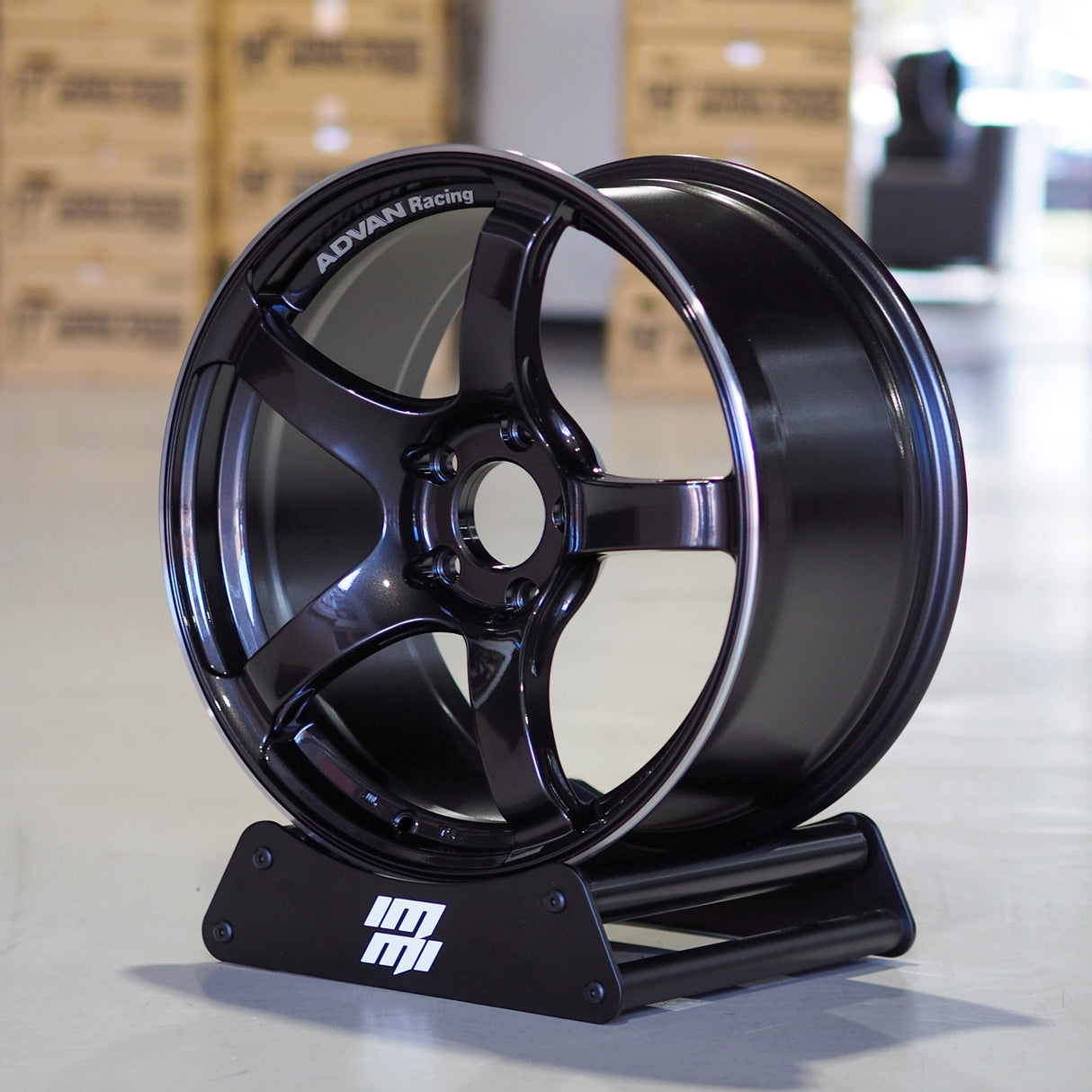 Advan Racing TC-4 - 18’’ Preorder - 18x9j + 53 5x120 (GTR concave) / Black Gun Metallic Ring (BGR) - Wheels