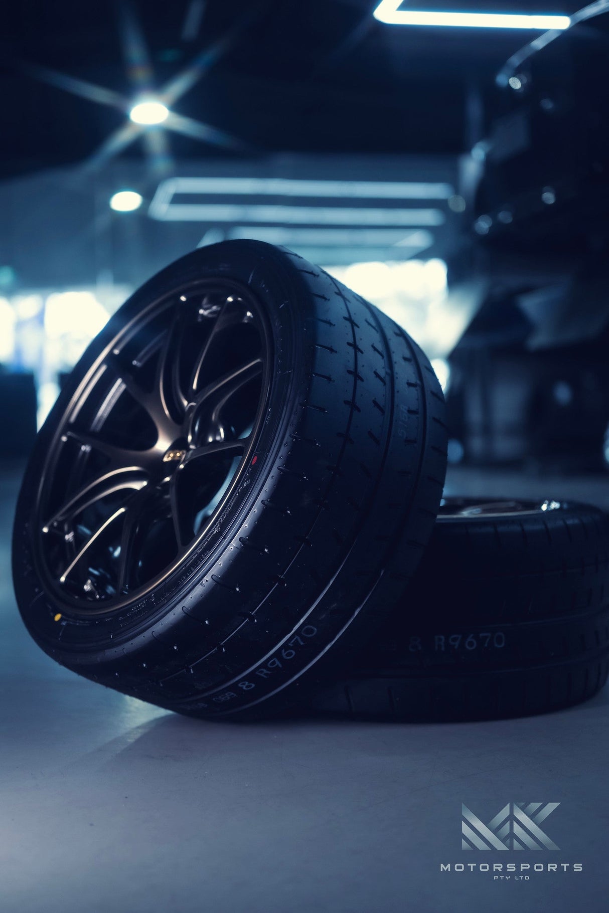 BBS MK001 (RI A) 18x10 + 40 5/120 Incoming Stock 18x10j + 40 5/120 / Diamond Gold (DG) Wheels