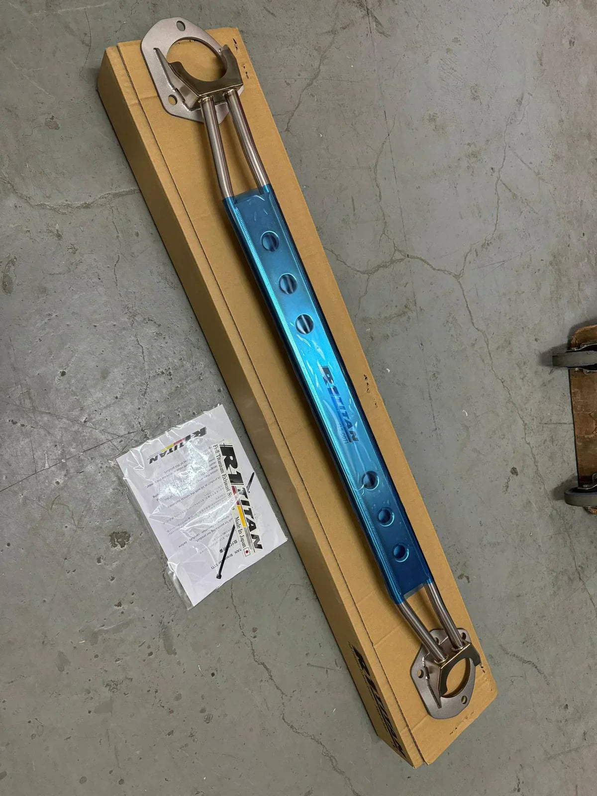 R1 Titan Titanium Strut Brace - Suspension