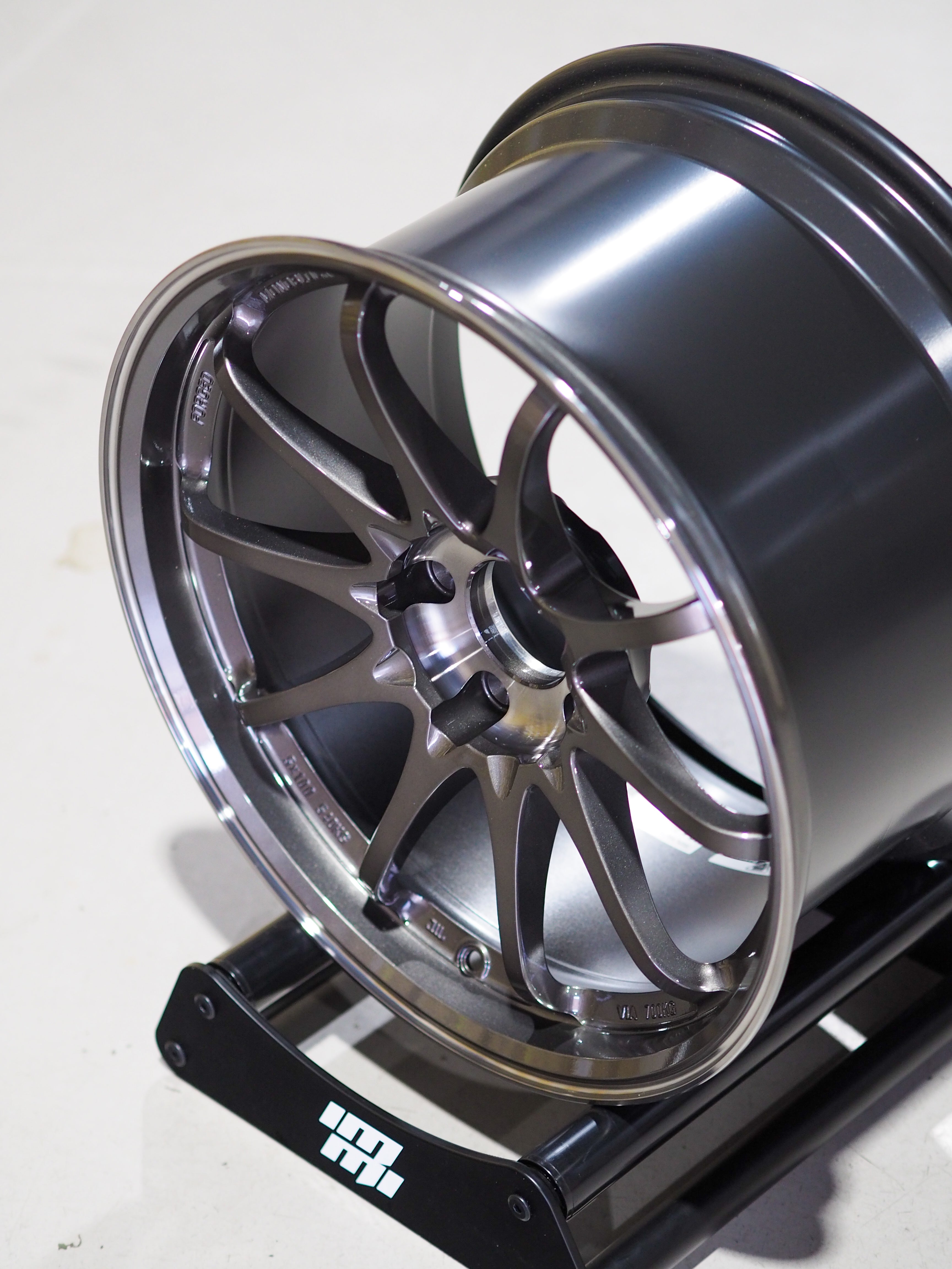 VOLK Racing CE28SL 18x10.5j +15 ホイールタイヤ2本セット VOLK Racing CE28SL 18x10.5j +15 ホイールタイヤ2本セット